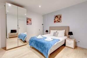 1 bedroom, desk, iron/ironing board, Internet