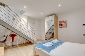 1 bedroom, desk, iron/ironing board, Internet