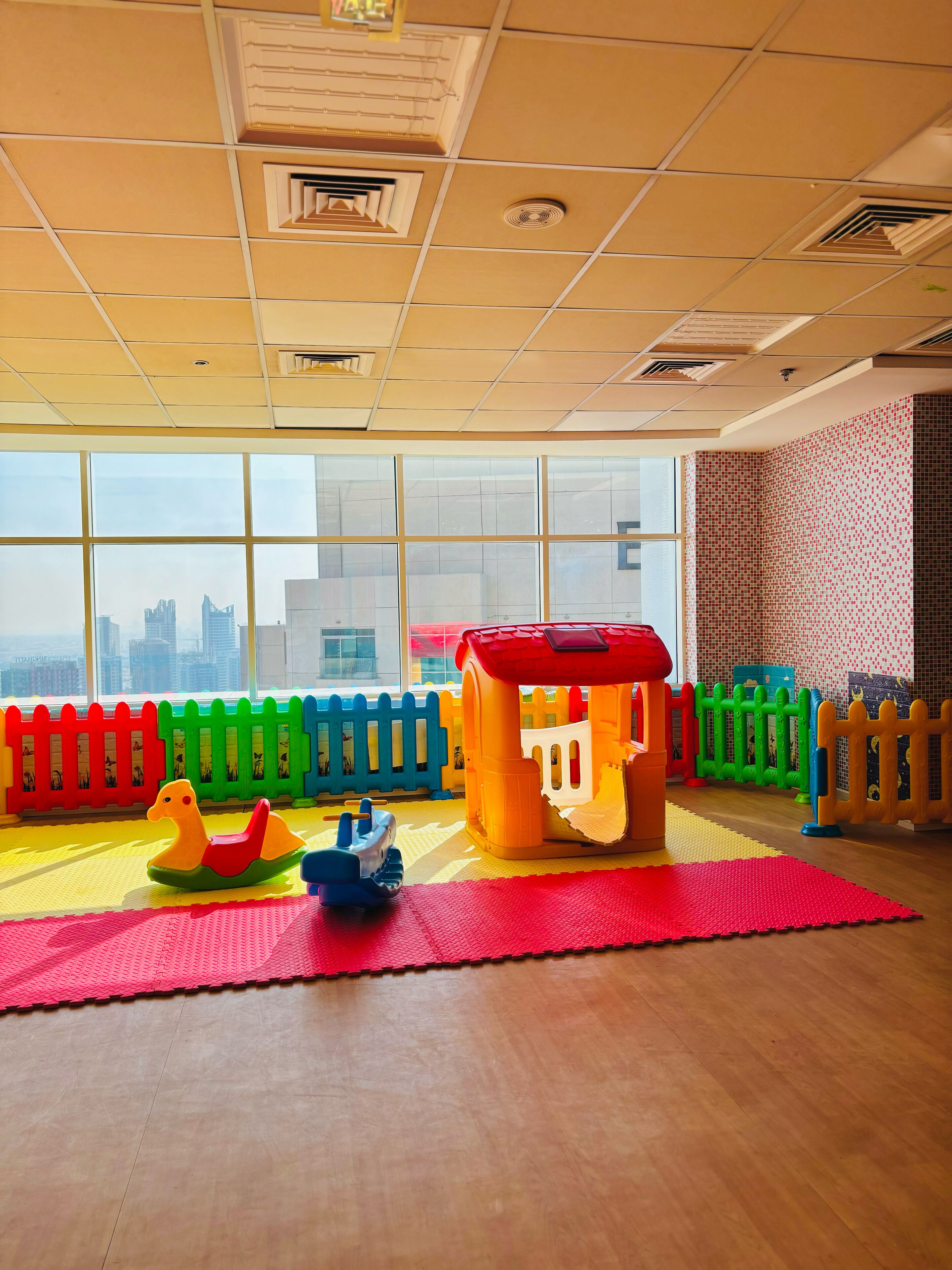 Tempat bermain anak – indoor