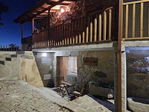 Outdoor dining - Tourem's Corner (Tourém)