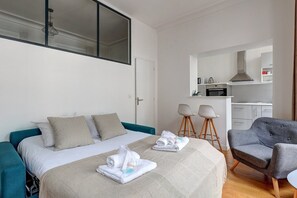 1 bedroom, iron/ironing board, Internet, bed sheets
