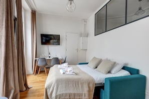 1 bedroom, iron/ironing board, Internet, bed sheets