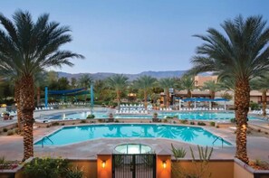 Piscine extérieure, piscine chauffée