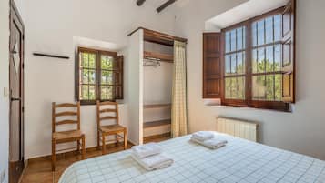 3 camere, ferro/asse da stiro, Wi-Fi gratuito, lenzuola