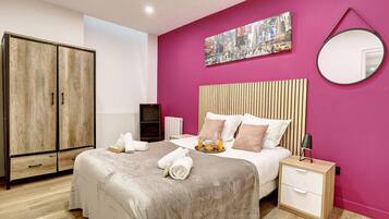 3 slaapkamers, een bureau, internet, beddengoed