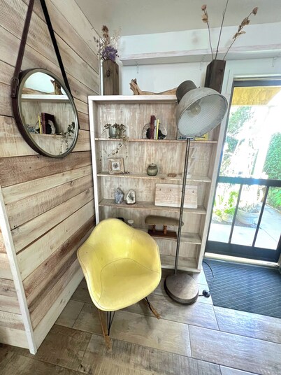 1b1b Central Hillcrest, San Diego condo. Walkable neighborhood and central to SD