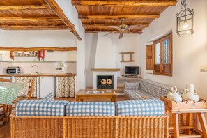 TV, DVD player - Country House 'Casa Rural El Corral' with Mountain Views, Shared Pool and Wi-Fi (La Zubia)
