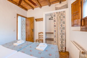 2 bedrooms, iron/ironing board, free WiFi, bed sheets - Country House 'Casa Rural El Corral' with Mountain Views, Shared Pool and Wi-Fi (La Zubia)
