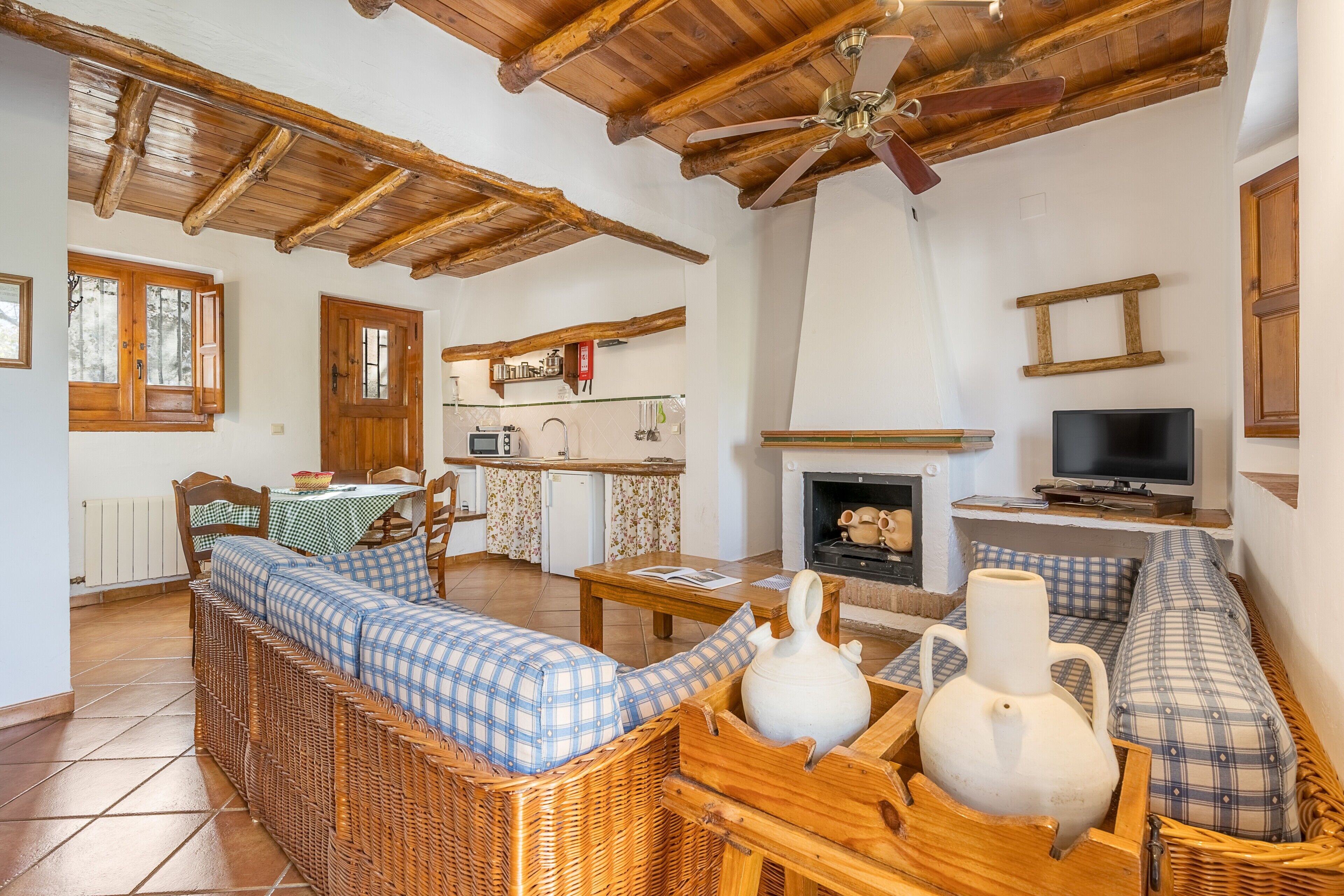 Een televisie en een dvd-speler