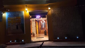 Front of property - evening/night - Hotel Posada Santa Bárbara (Guanajuato)