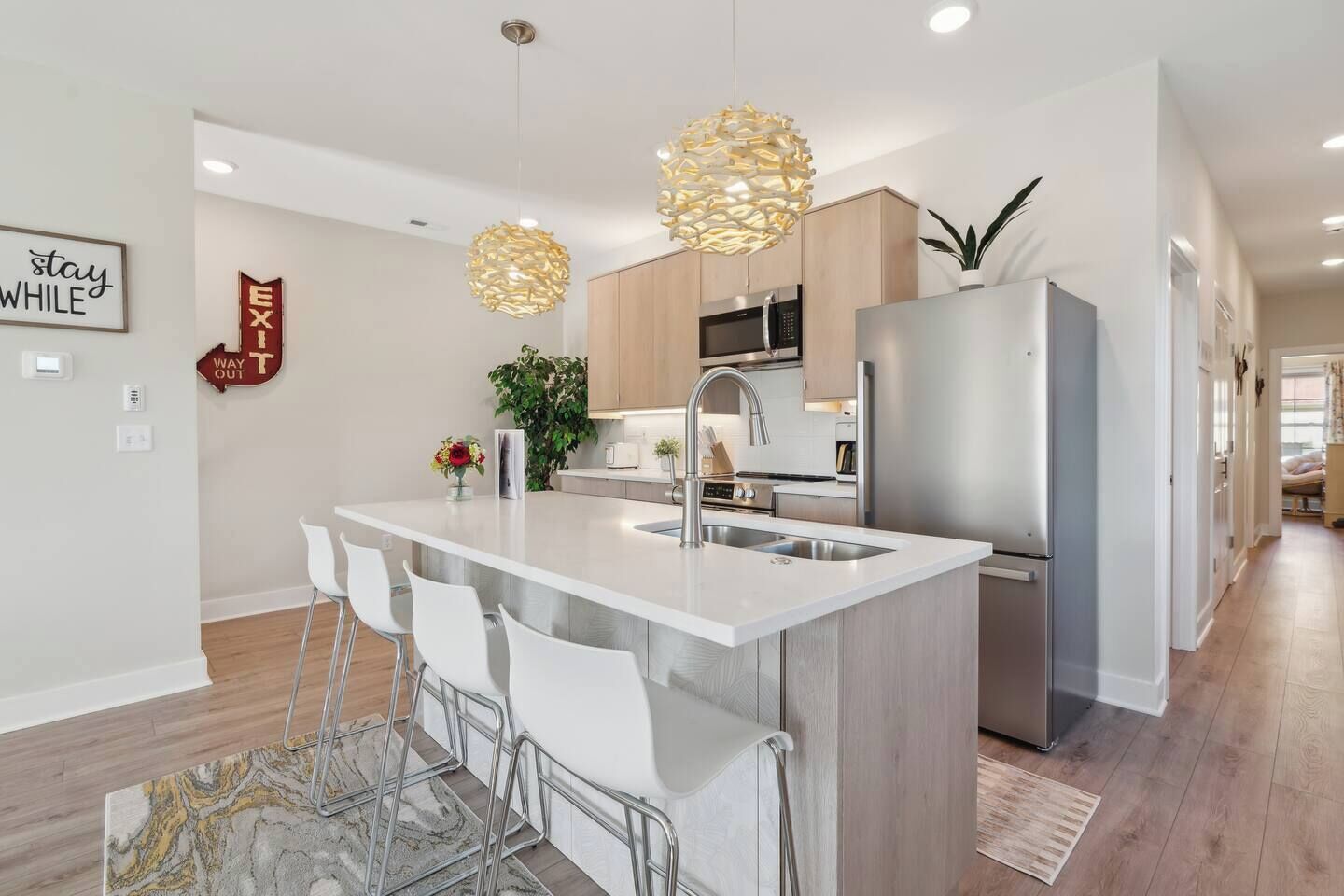 ثلاجة، ميكروويف، فرن، موقد طهي مسطح