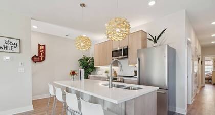 Awesome 2Bd/2ba for Bourbon Trail, Derby or Work!