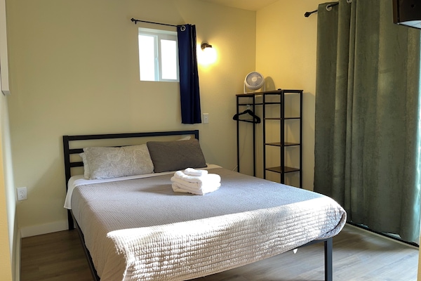 1 bedroom, WiFi, bed sheets