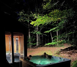 Bain à remous extérieur