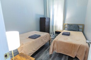 3 chambres, fer et planche à repasser, Wi-Fi, literie fournie