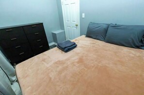 3 bedrooms, iron/ironing board, WiFi, bed sheets