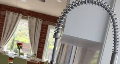 Charming 3-bedroom house in enjoyable Tungurahua with WiFi