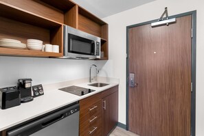 Desk, laptop workspace, blackout drapes, free WiFi - Everhome Suites Bastrop By Choice Hotels (Bastrop)
