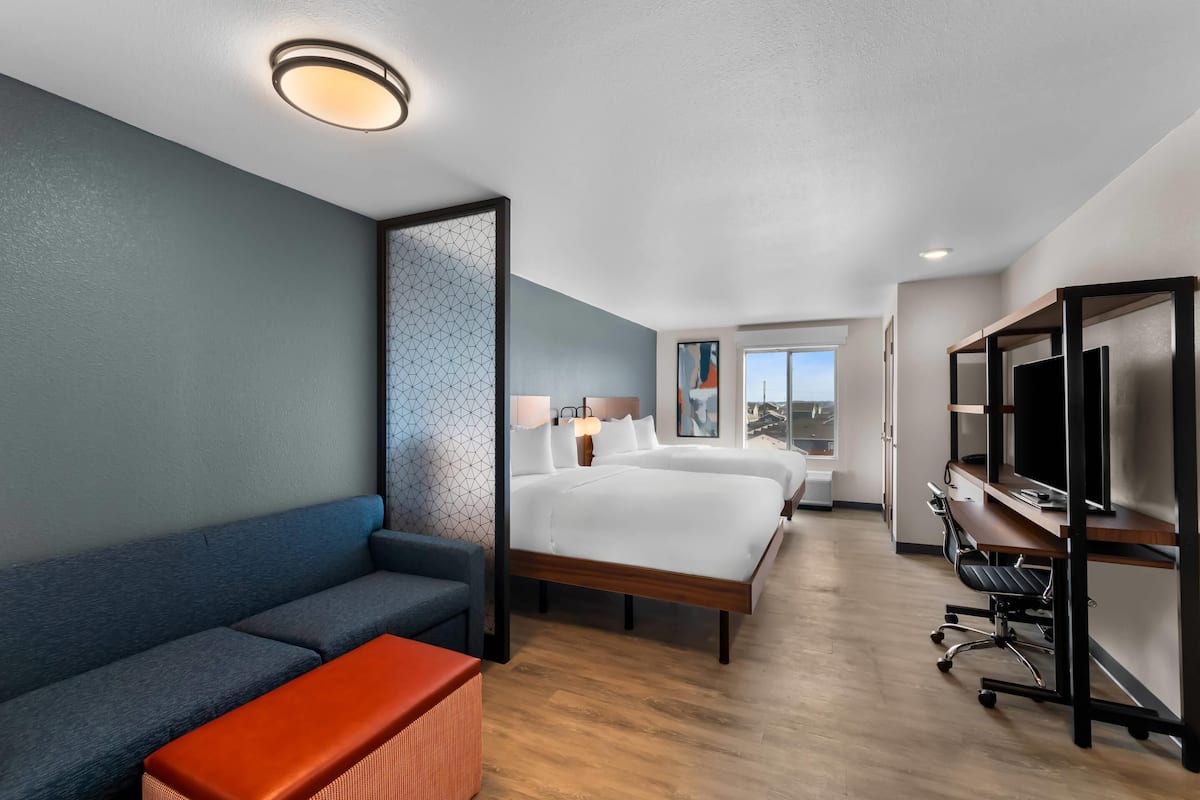 Suite, 1 King Bed, Accessible, Non Smoking