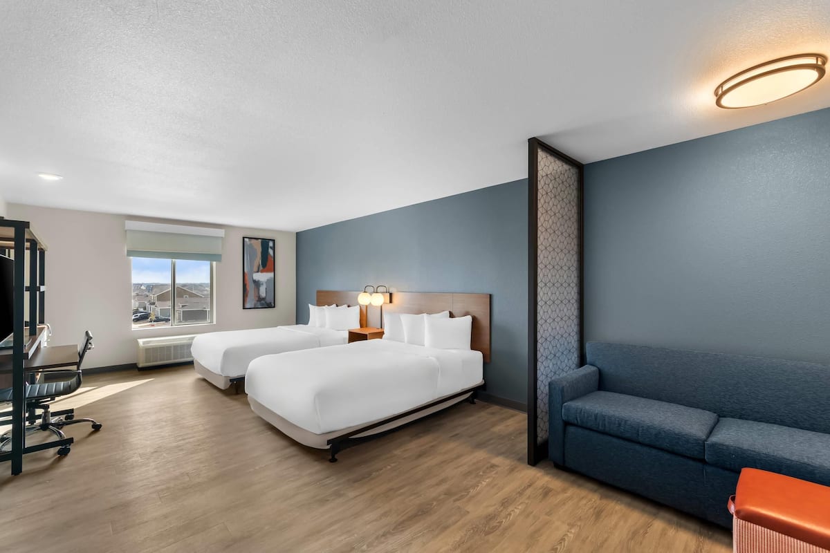 Desk, laptop workspace, blackout drapes, free WiFi