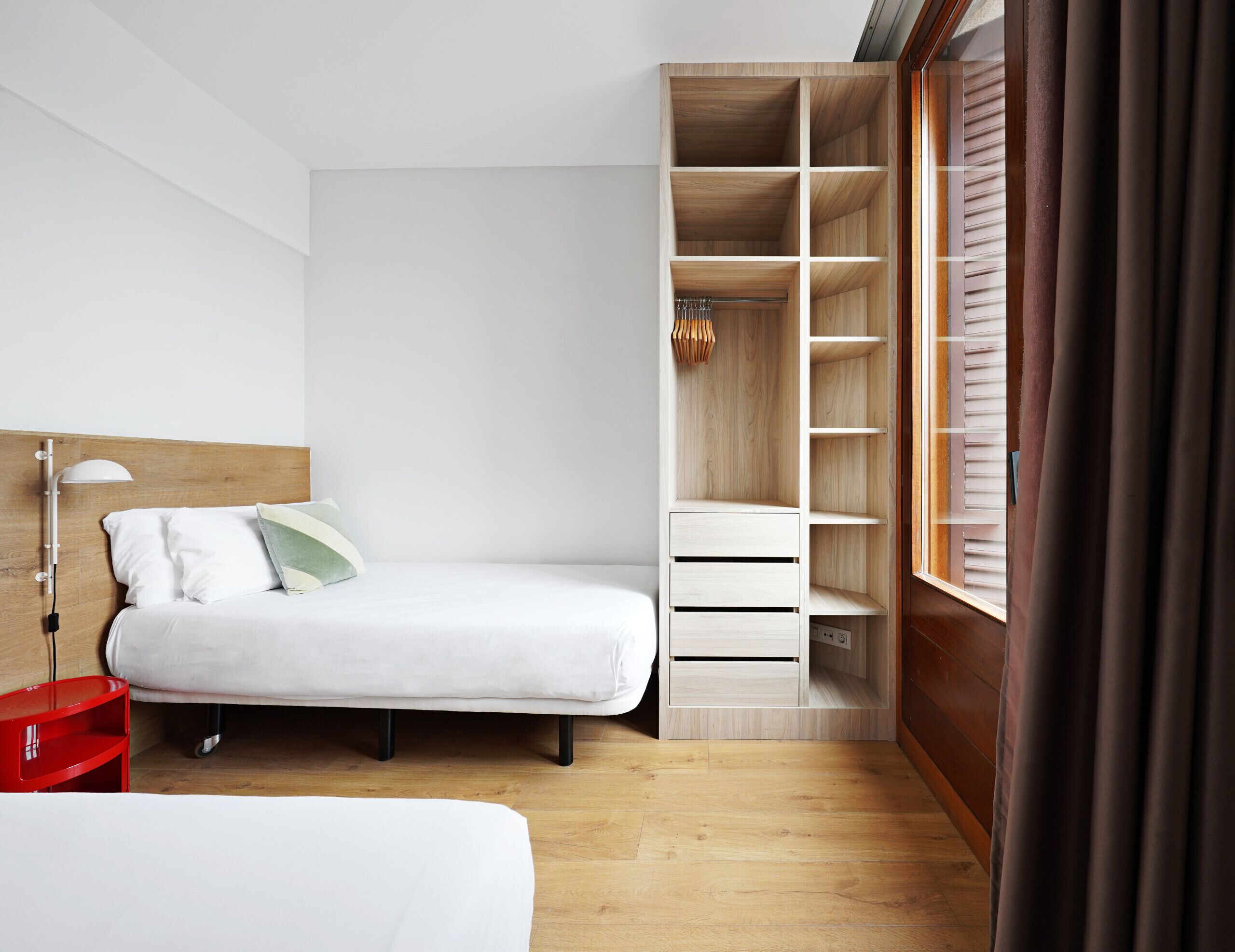 2 habitaciones, tabla de planchar con plancha y wifi gratis 