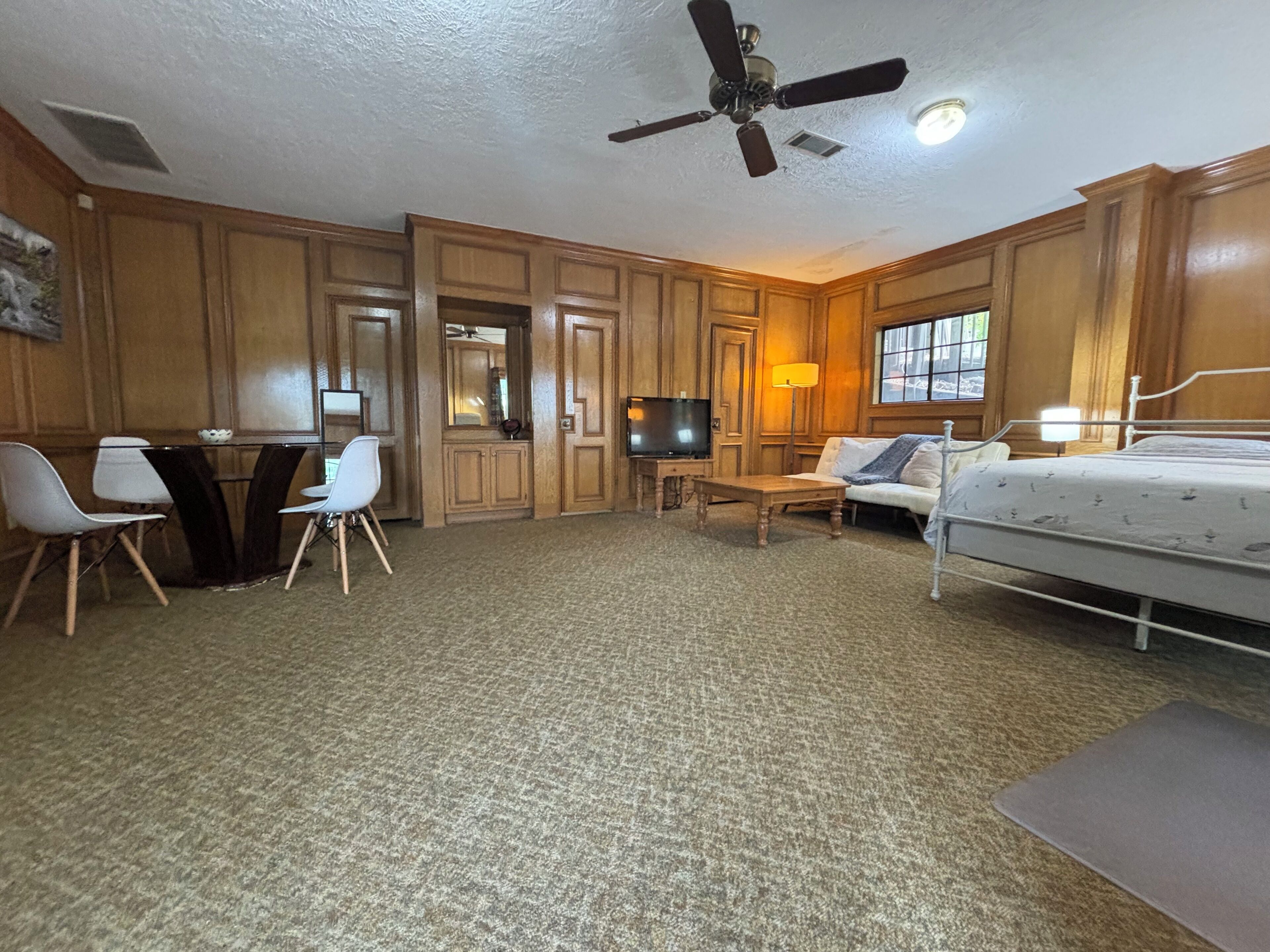 1 camera, una scrivania, Wi-Fi gratuito, lenzuola