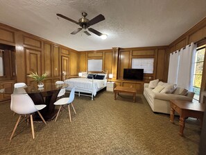 Interior - Up to 4 Guests-Spacious Studio Mins To Downtown, UT, Zilker Park, Barton Springs (Austin)