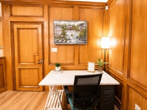 Interior - Up to 4 Guests-Spacious Studio Mins To Downtown, UT, Zilker Park, Barton Springs (Austin)