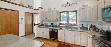Microwave, oven, stovetop, dishwasher