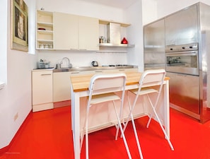 Fridge, oven, stovetop, dishwasher - Cirillo 18 - Arco della Pace (Milano)