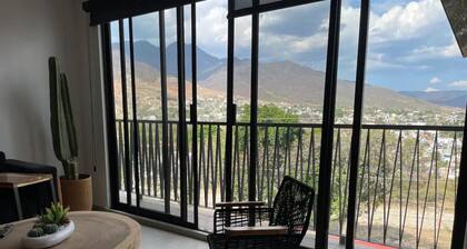 Departamento exclusivo y equipado de 3 recámaras.
A 10 minutos del centro!