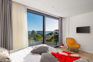 8 chambres, fer et planche à repasser, Wi-Fi gratuit, draps fournis