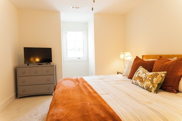 3 bedrooms, bed sheets