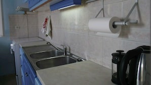 Apartment | Dapur peribadi | Peti sejuk, ketuhar, cerek elektrik, pembakar roti 