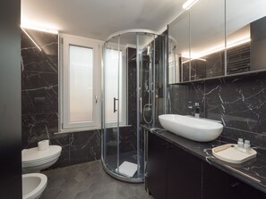 Shower, towels - Isola-Garibaldi newly renovated 1 br by Rentopolis (Milan)