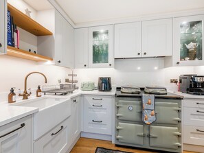 Dishwasher, cookware/dishes/utensils