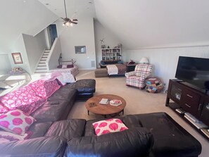 2 bedrooms, iron/ironing board, travel cot, WiFi