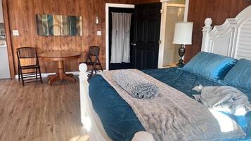 1 chambre, fer et planche Ă repasser, lit parapluie, Wi-Fi