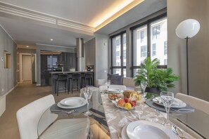Dining - San Babila Central Tower by Rentopolis - High-end 1bdr with panoramic terrace overlooking Duomo (Milan)
