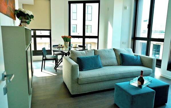 Apartment, 1 Bedroom, Terrace | Living area