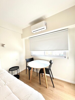 Apartament estàndard, vistes a la ciutat | Sala d'estar