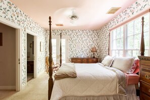 8 bedrooms, iron/ironing board, travel cot, WiFi