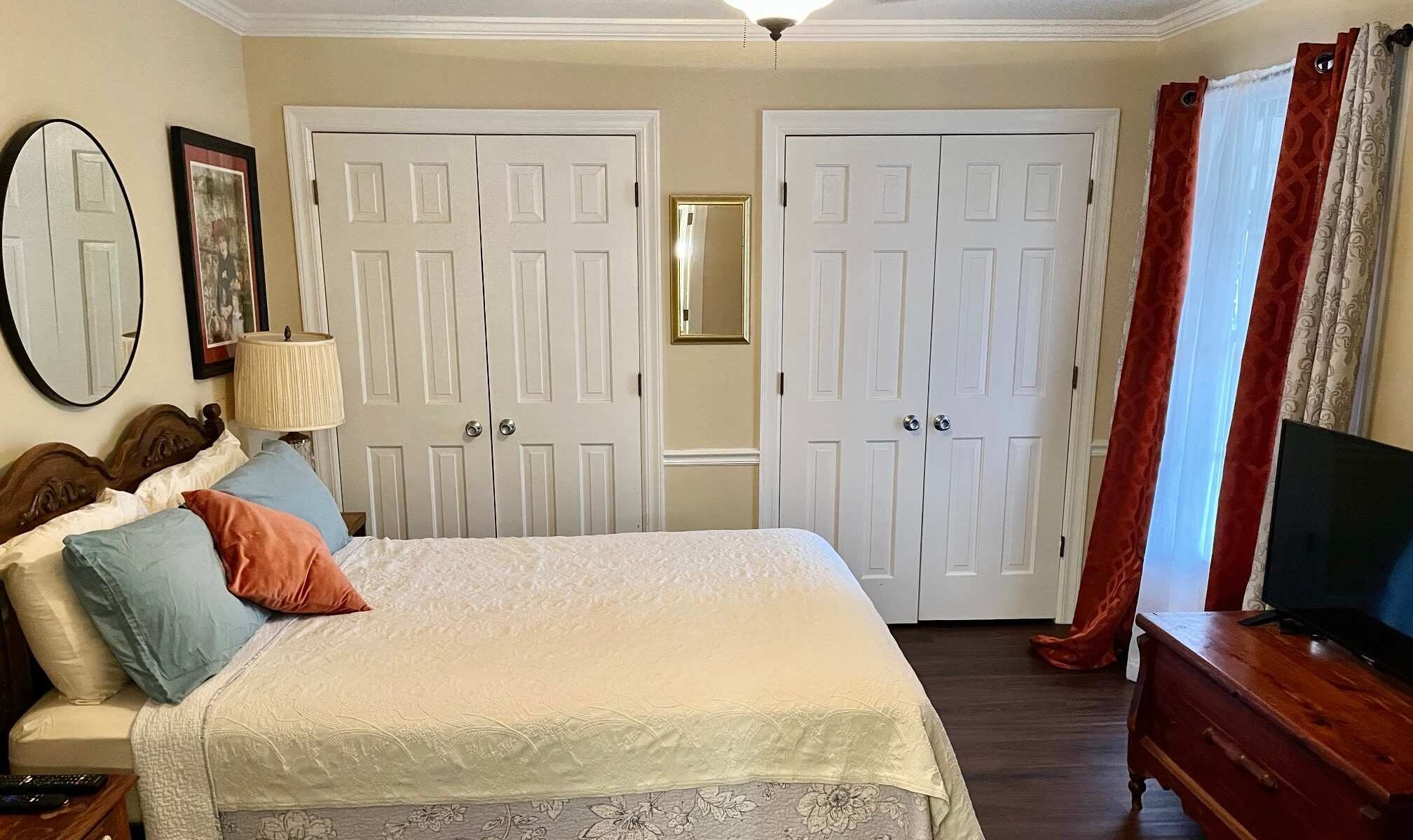 2 chambres, fer et planche à repasser, lit parapluie, Wi-Fi