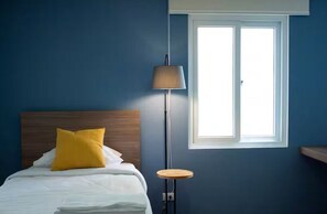 2 habitaciones, tabla de planchar con plancha, wifi y ropa de cama