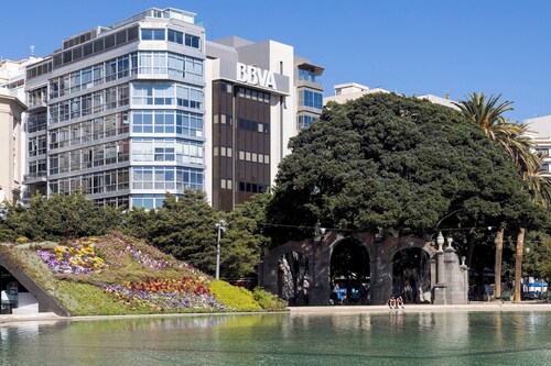 Stylish Urban Stay in Santa Cruz, Plaza Militar