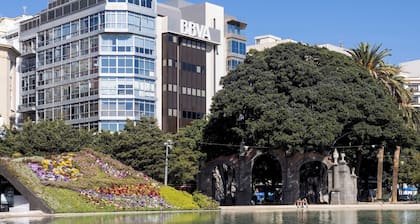 Stylish Urban Stay in Santa Cruz, Plaza Militar