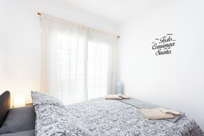 3 makuuhuonetta, silitysrauta/-lauta, Wi-Fi, vuodevaatteet