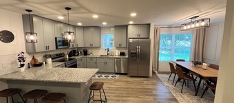 1 mile to Main Street in Monroe - Newly Renovated - Pet Friendly - Fenced Yard