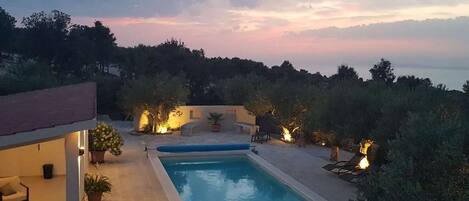 Et oppvarmet basseng