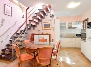 Dining - Four Bedroom Holiday Home (Skrip)